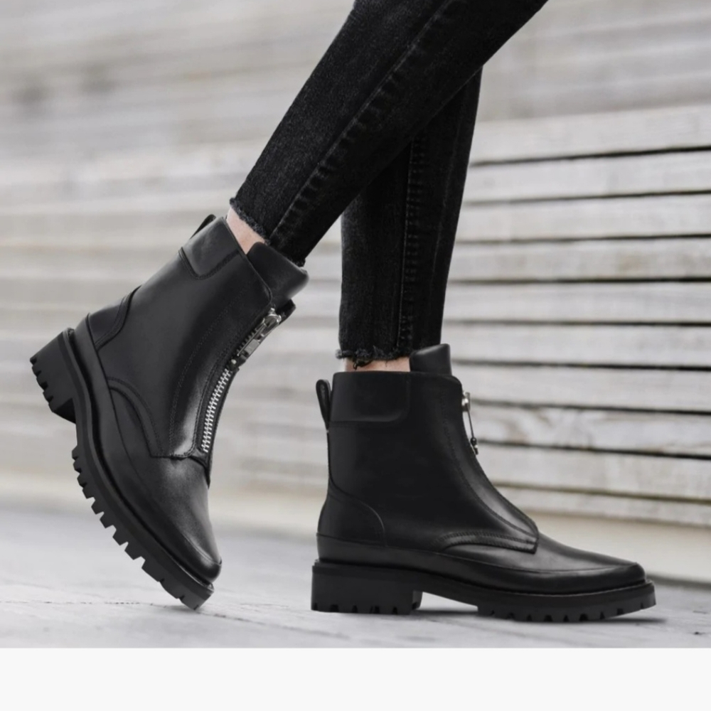 Black ziper boots